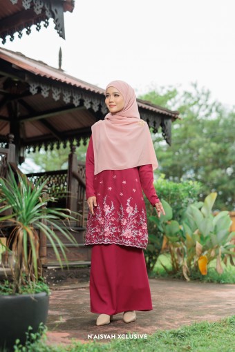 Kurung Azeera - Redwine