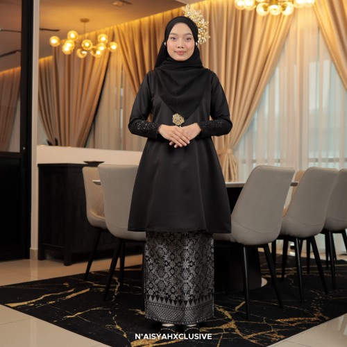 Naura- Black (B)