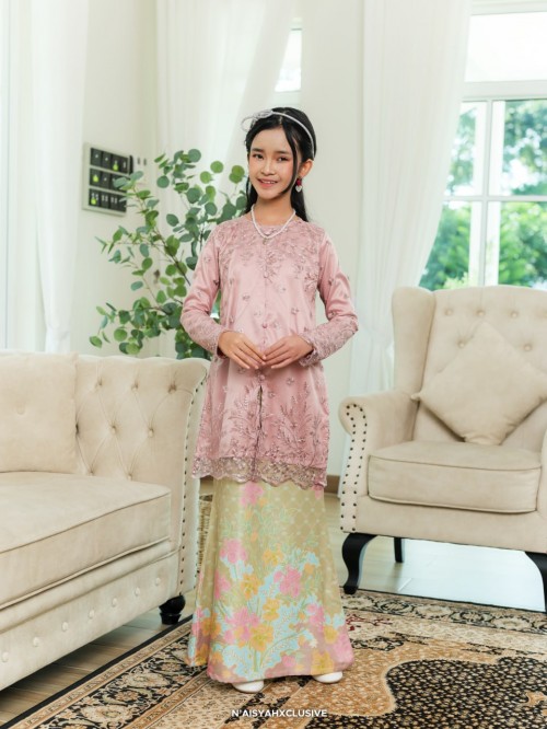 Kurung Mayang - Match Strawberry Kurung Mayang - Match Strawberry